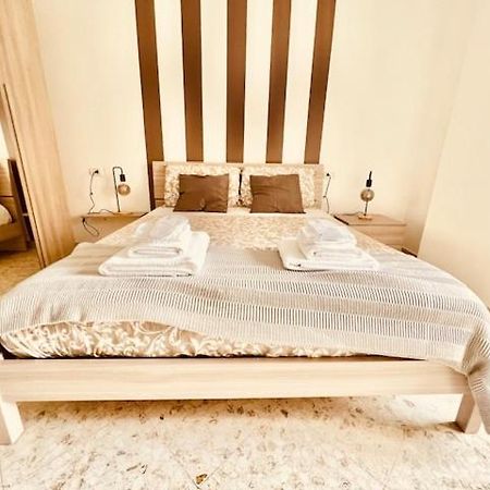 Manzoni Artist Lodge Бари Екстериор снимка